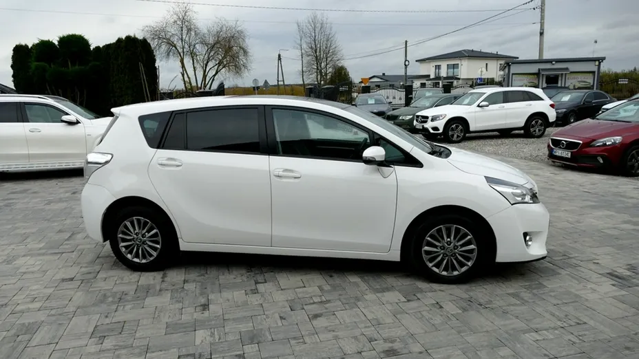TOYOTA Verso -