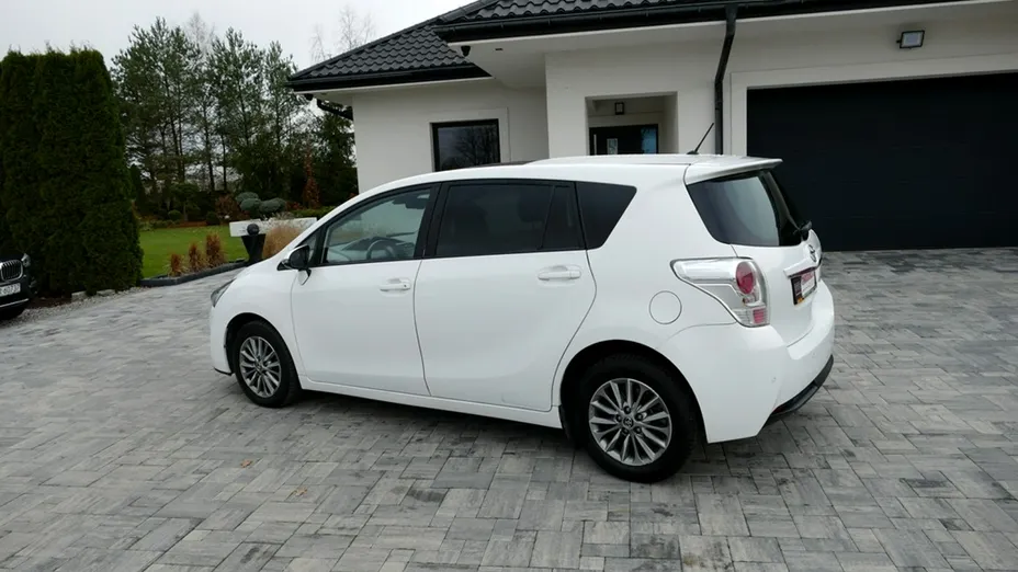 TOYOTA Verso -