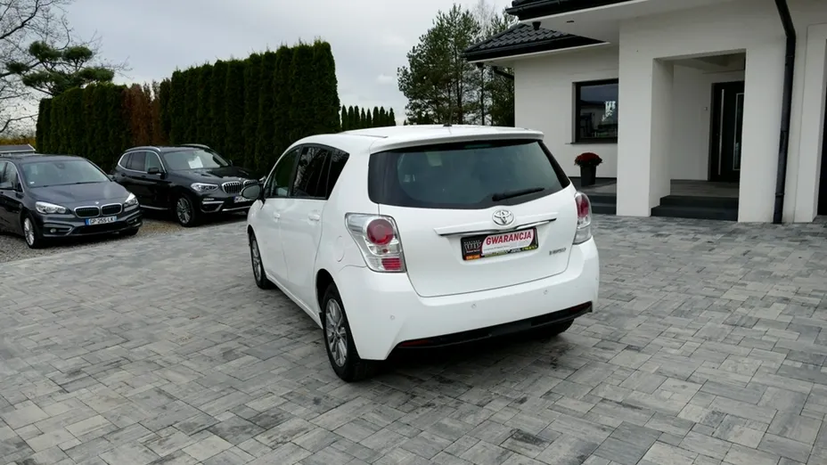 TOYOTA Verso -