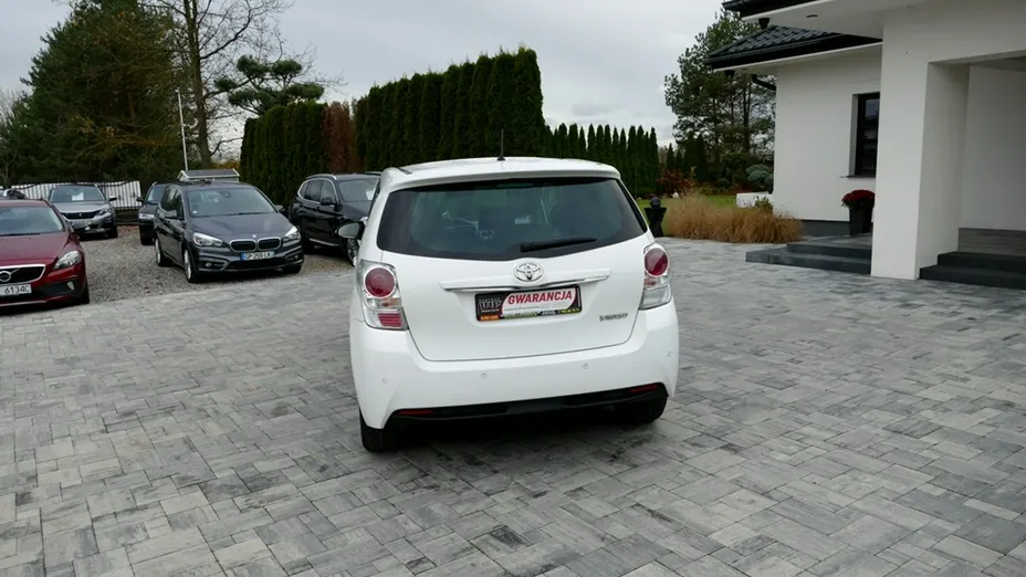 TOYOTA Verso -