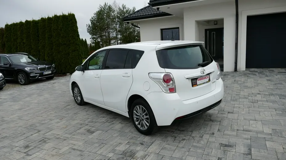 TOYOTA Verso -