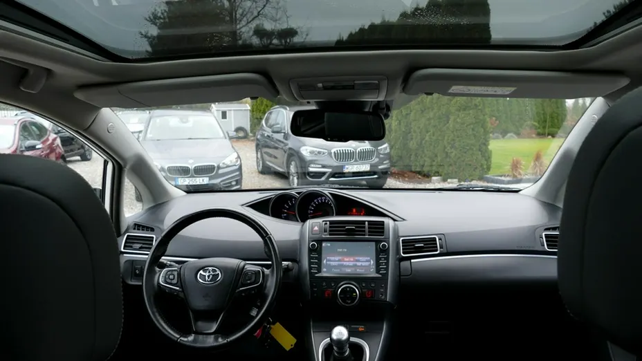 TOYOTA Verso -