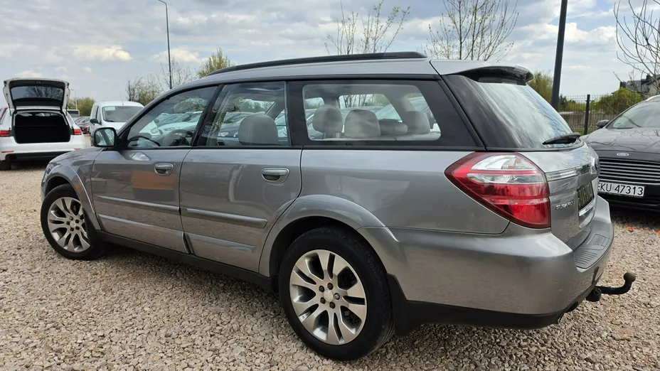 SUBARU Outback -
