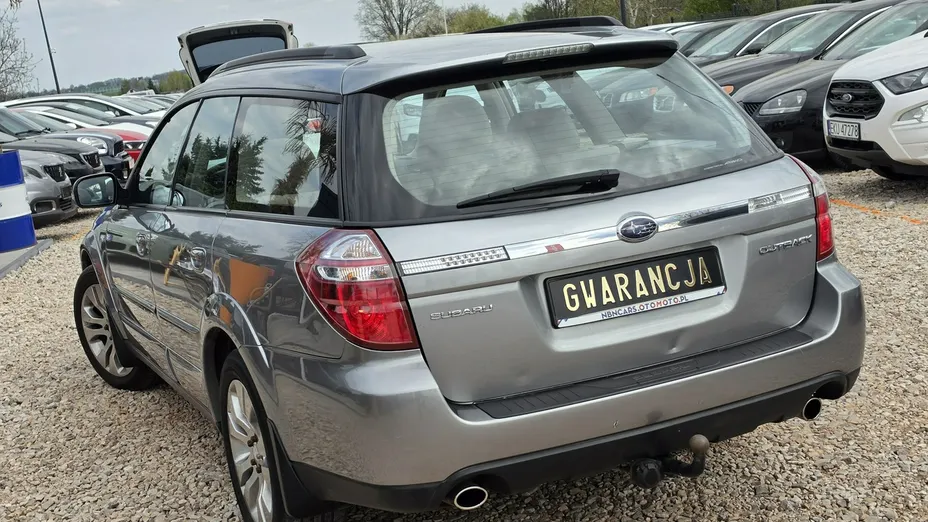 SUBARU Outback -
