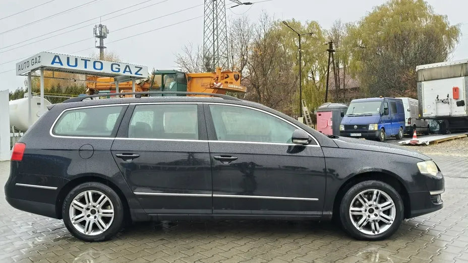 VOLKSWAGEN Passat -