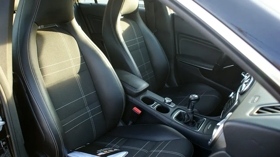 MERCEDES-BENZ CLA -