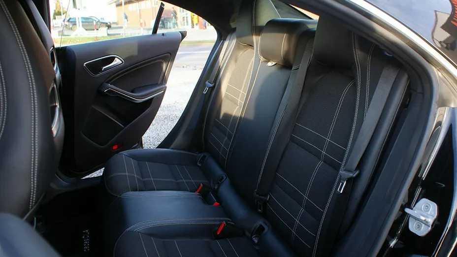 MERCEDES-BENZ CLA -