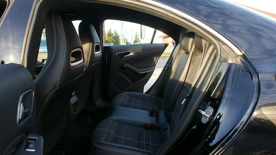 MERCEDES-BENZ CLA -