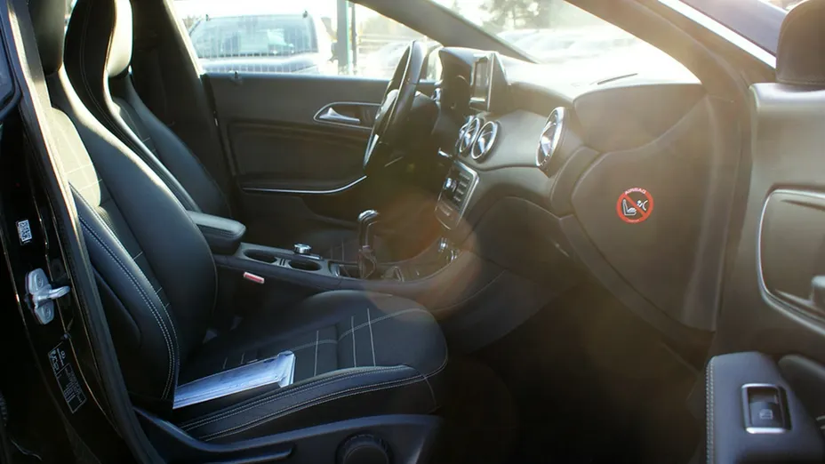 MERCEDES-BENZ CLA -