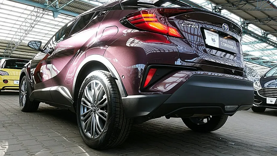 TOYOTA C-HR -