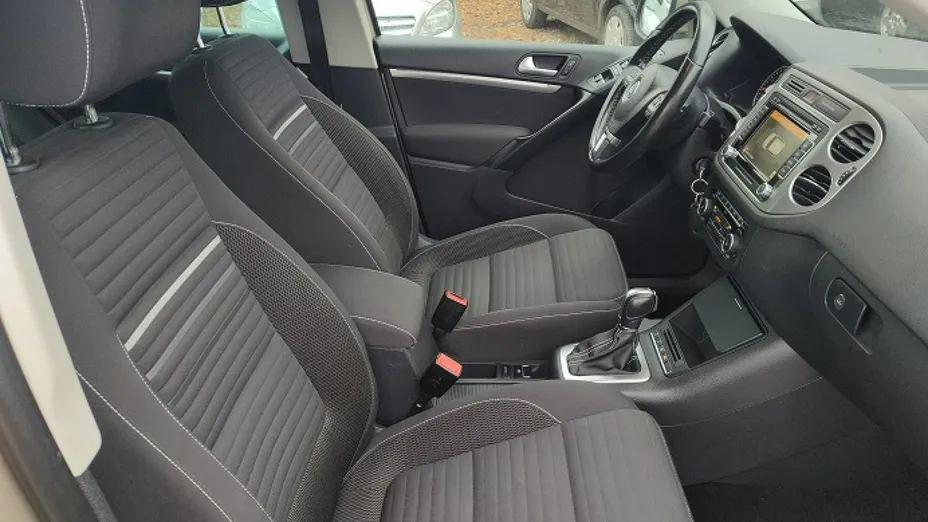 VOLKSWAGEN Tiguan -