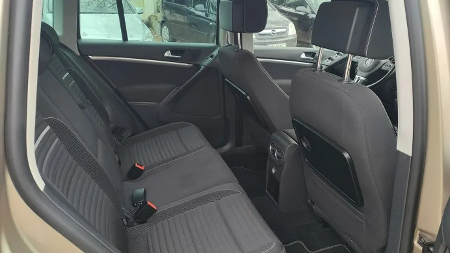 VOLKSWAGEN Tiguan -