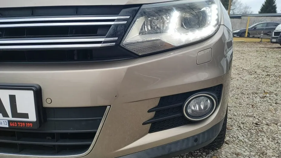 VOLKSWAGEN Tiguan -