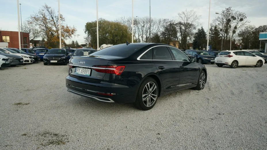 AUDI A6 -