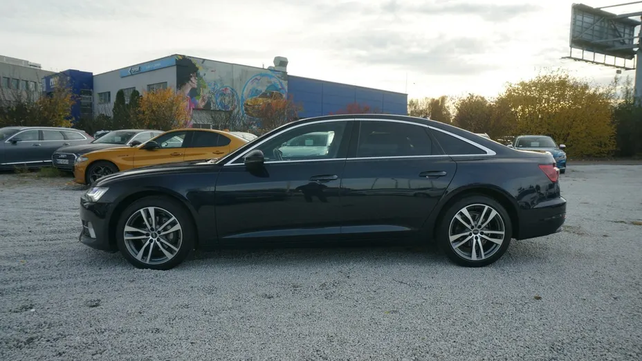 AUDI A6 -
