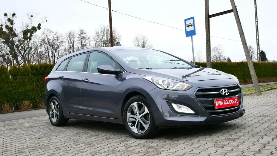HYUNDAI i30 -
