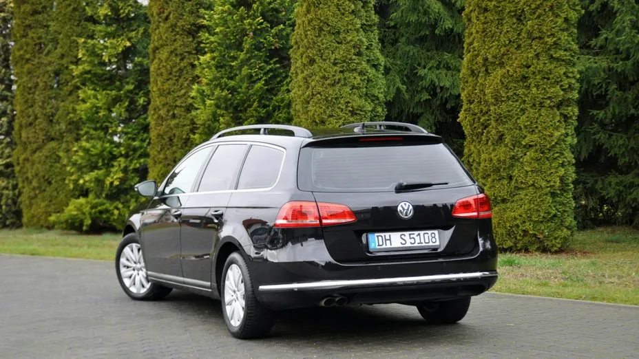 VOLKSWAGEN Passat -