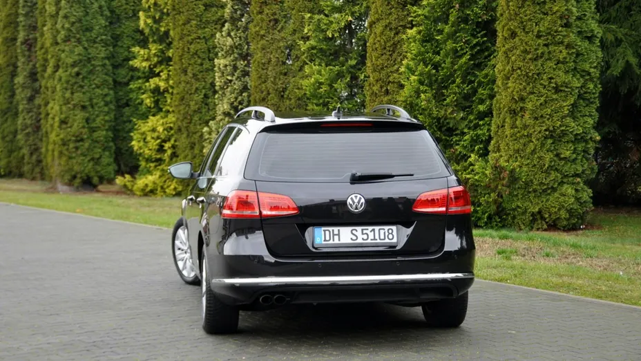 VOLKSWAGEN Passat -