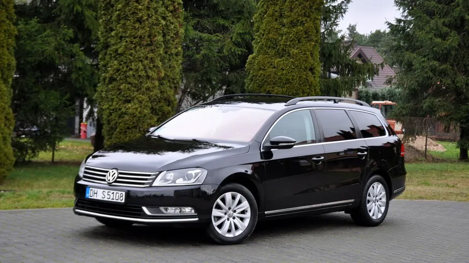 VOLKSWAGEN Passat -