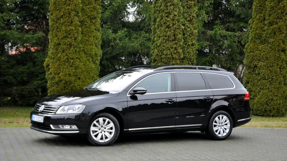 VOLKSWAGEN Passat -