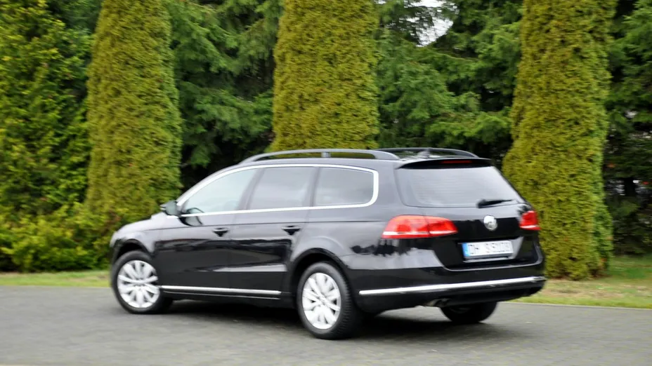 VOLKSWAGEN Passat -