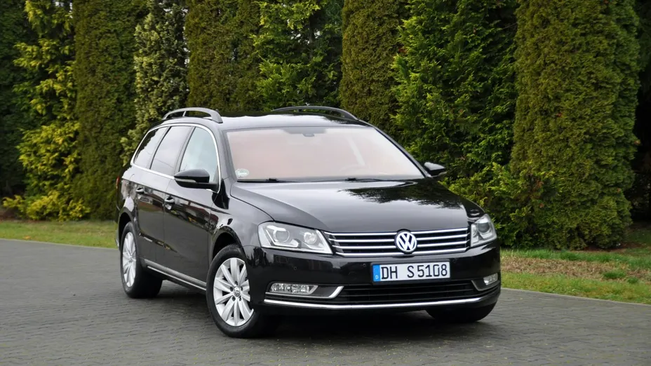 VOLKSWAGEN Passat -