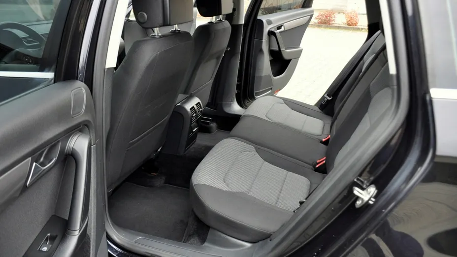 VOLKSWAGEN Passat -