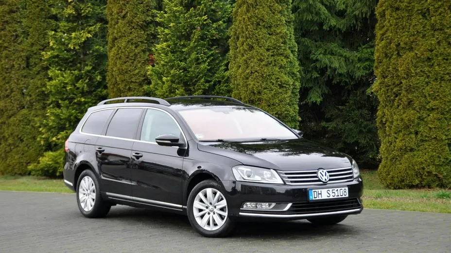 VOLKSWAGEN Passat -