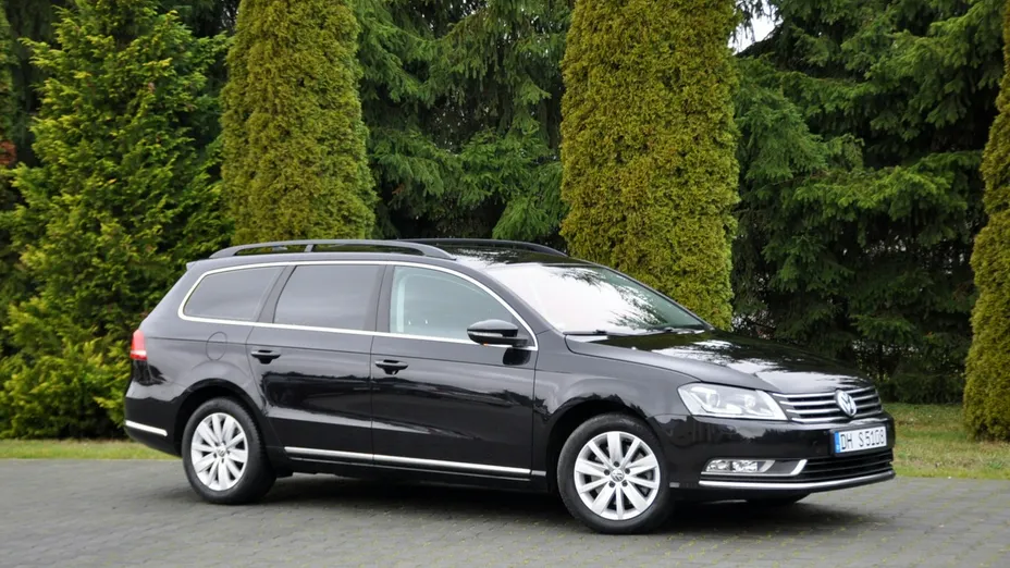 VOLKSWAGEN Passat -