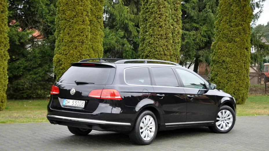 VOLKSWAGEN Passat -