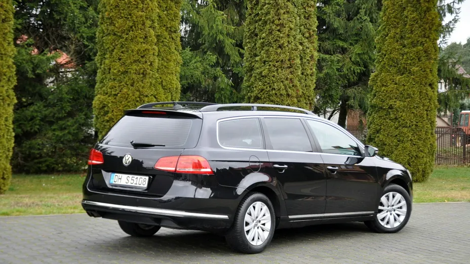 VOLKSWAGEN Passat -