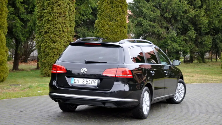VOLKSWAGEN Passat -