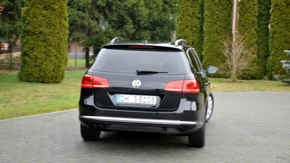 VOLKSWAGEN Passat -