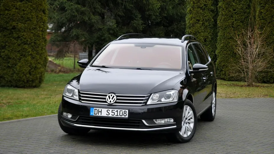 VOLKSWAGEN Passat -