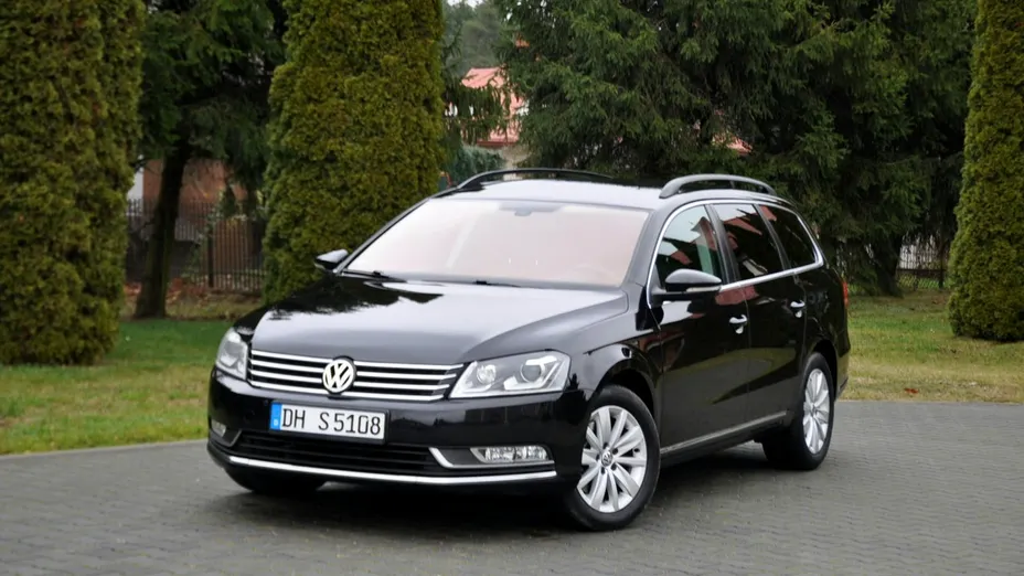 VOLKSWAGEN Passat -