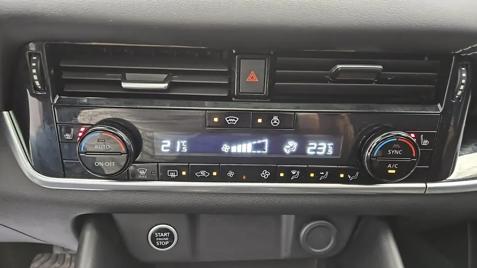 NISSAN Qashqai -