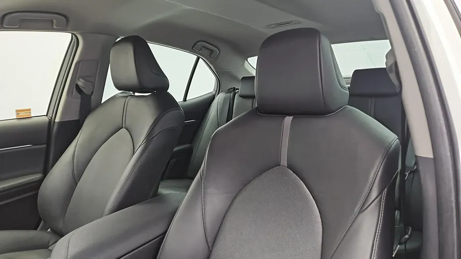 TOYOTA Camry -