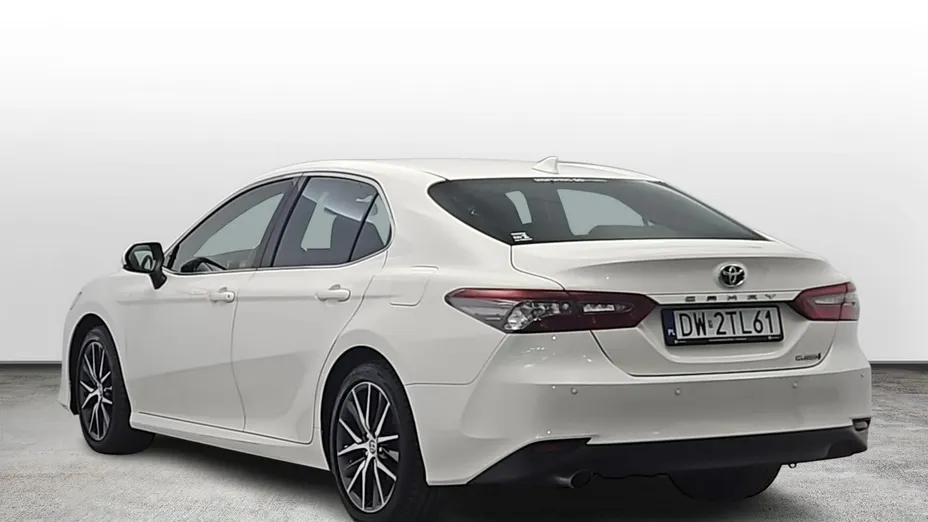 TOYOTA Camry -