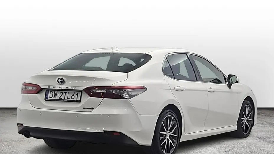 TOYOTA Camry -