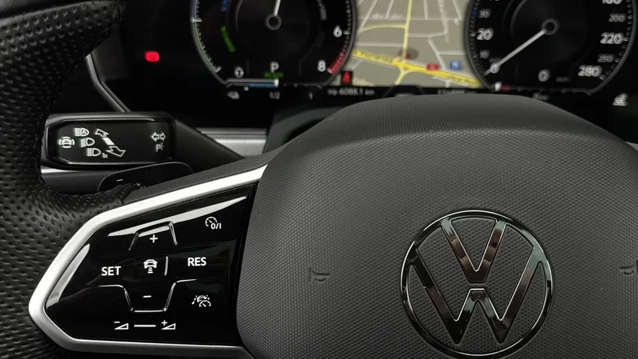 VOLKSWAGEN Touareg Touareg 3.0 V6 TFSI PHEV 340kW 4Motion R