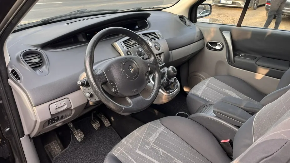RENAULT Scenic -