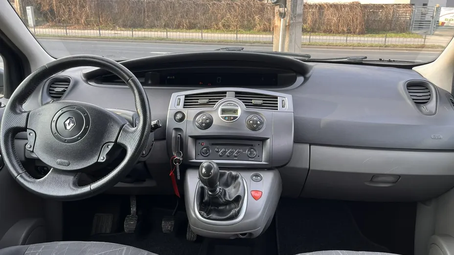 RENAULT Scenic -