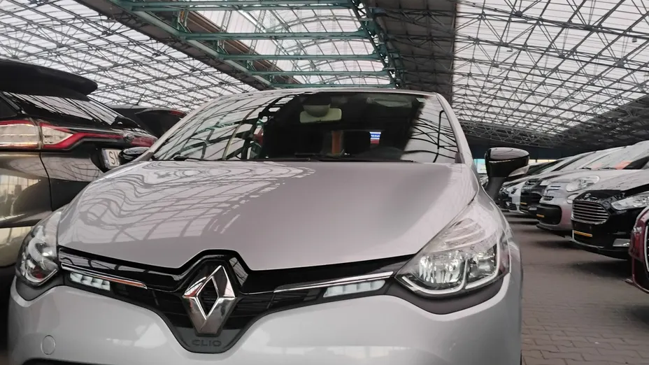 RENAULT Clio -