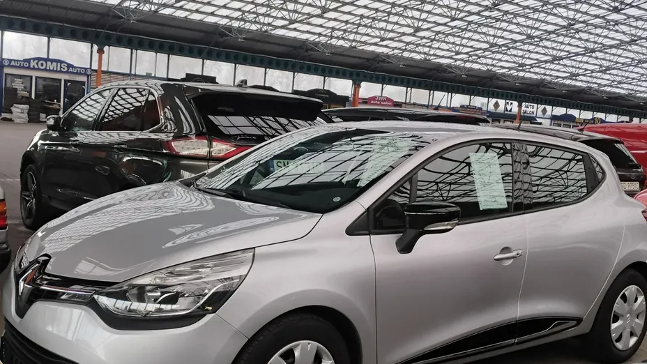 RENAULT Clio -