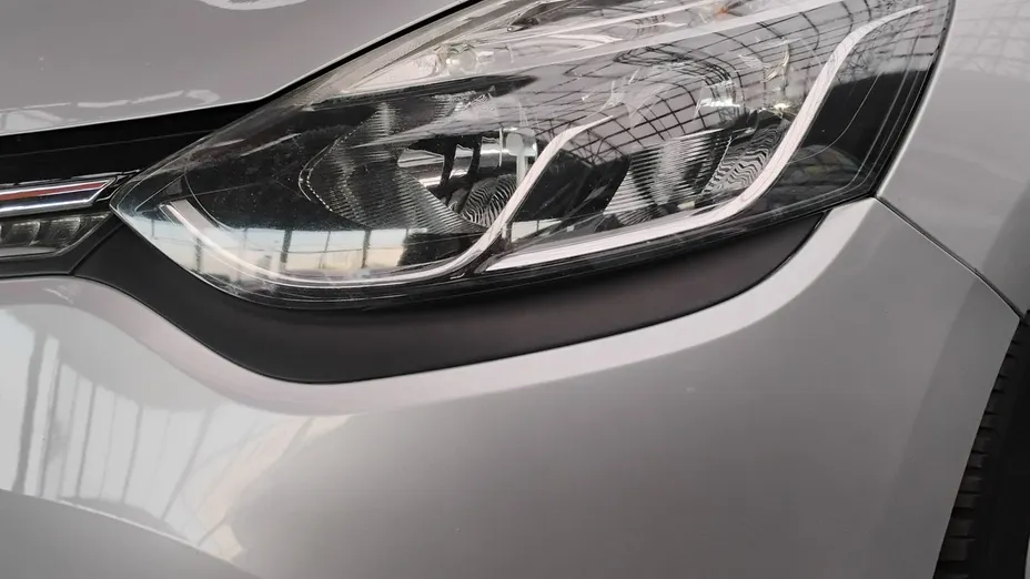 RENAULT Clio -