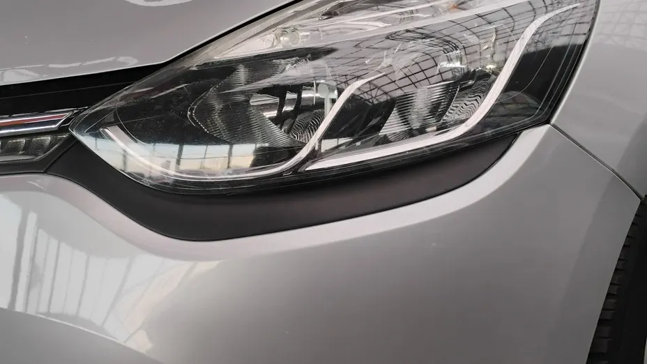 RENAULT Clio -