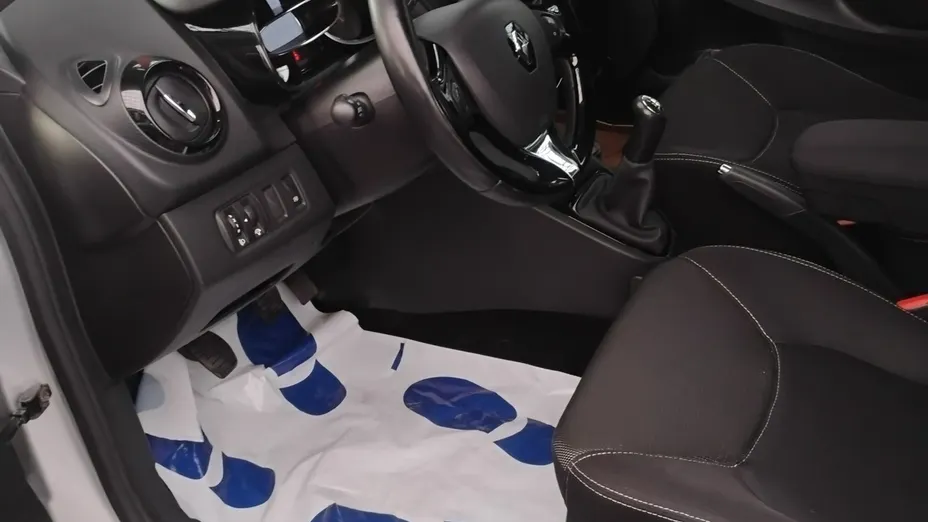 RENAULT Clio -
