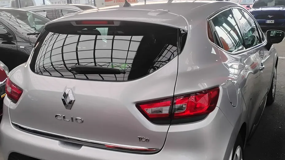RENAULT Clio -