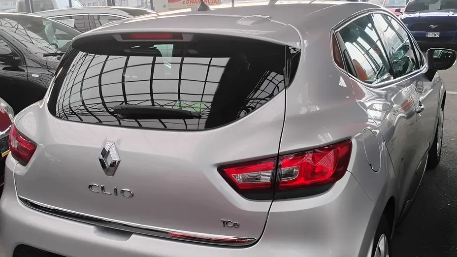 RENAULT Clio -