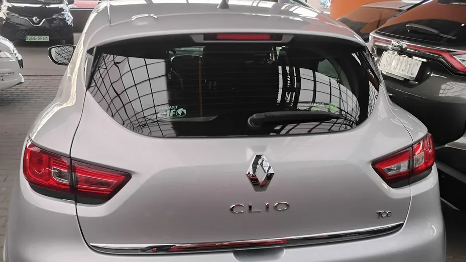 RENAULT Clio -